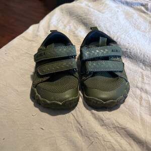KUBUA.  Barefoot toddler shoes EURO Sz 24